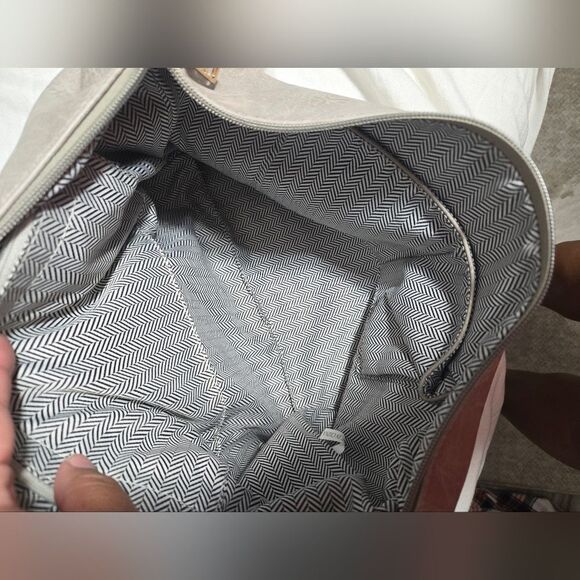 Jen & Co. Taupe Grey Faux Leather Crossbody Purse Handbag Like New - Picture 6 of 13